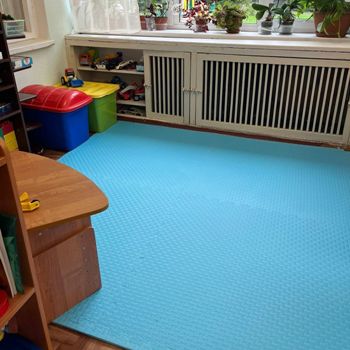 голубой коврик в детском саду