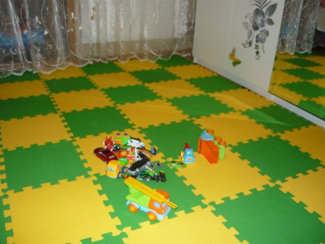мягкий пол зелёный и жёлтый из коврика пазла 33см